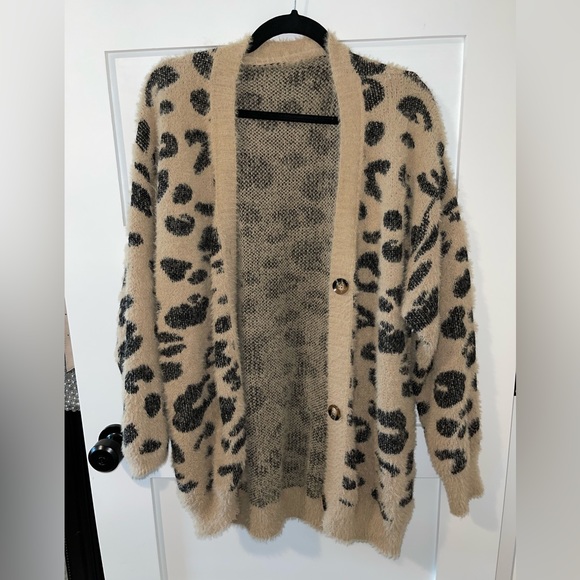 Leopard Button Cardigan - Picture 2 of 7
